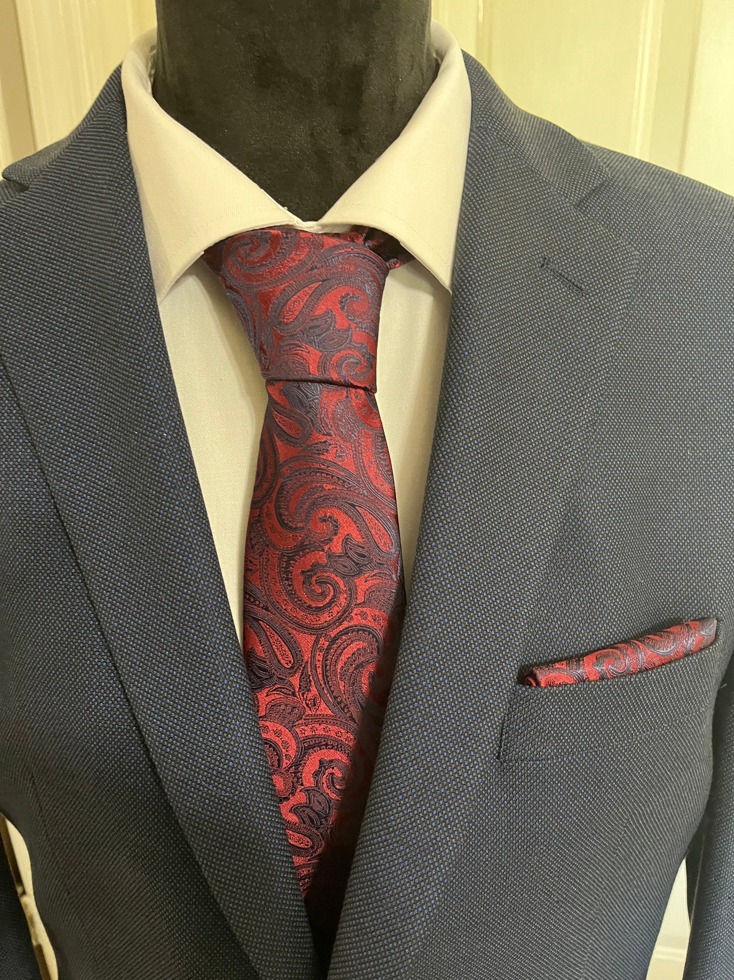 Fashionable necktie and pocket square