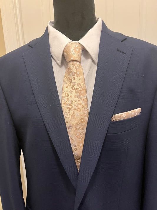 Fashionable necktie and pocket square