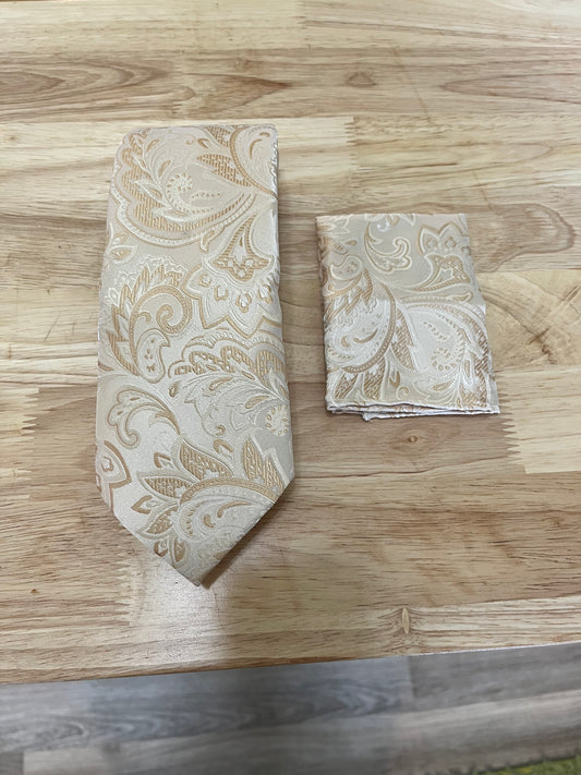 Men’s fashionable necktie and pocket square